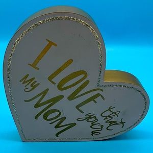 I LOVE MOM plaque